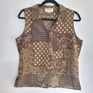 Checkerprint retro printed button-up tank.